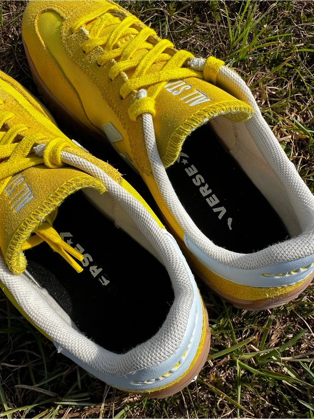 CLEAN Converse size 8.5 Womens Run Star Trainer Wren Yellow shoes